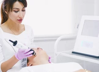 Jak skutecznie zmniejszyć widoczność porów na twarzy shar-pol.pl - 066-jak-skutecznie-zmniejszyc-widocznosc-porow-na-twarzy.webp